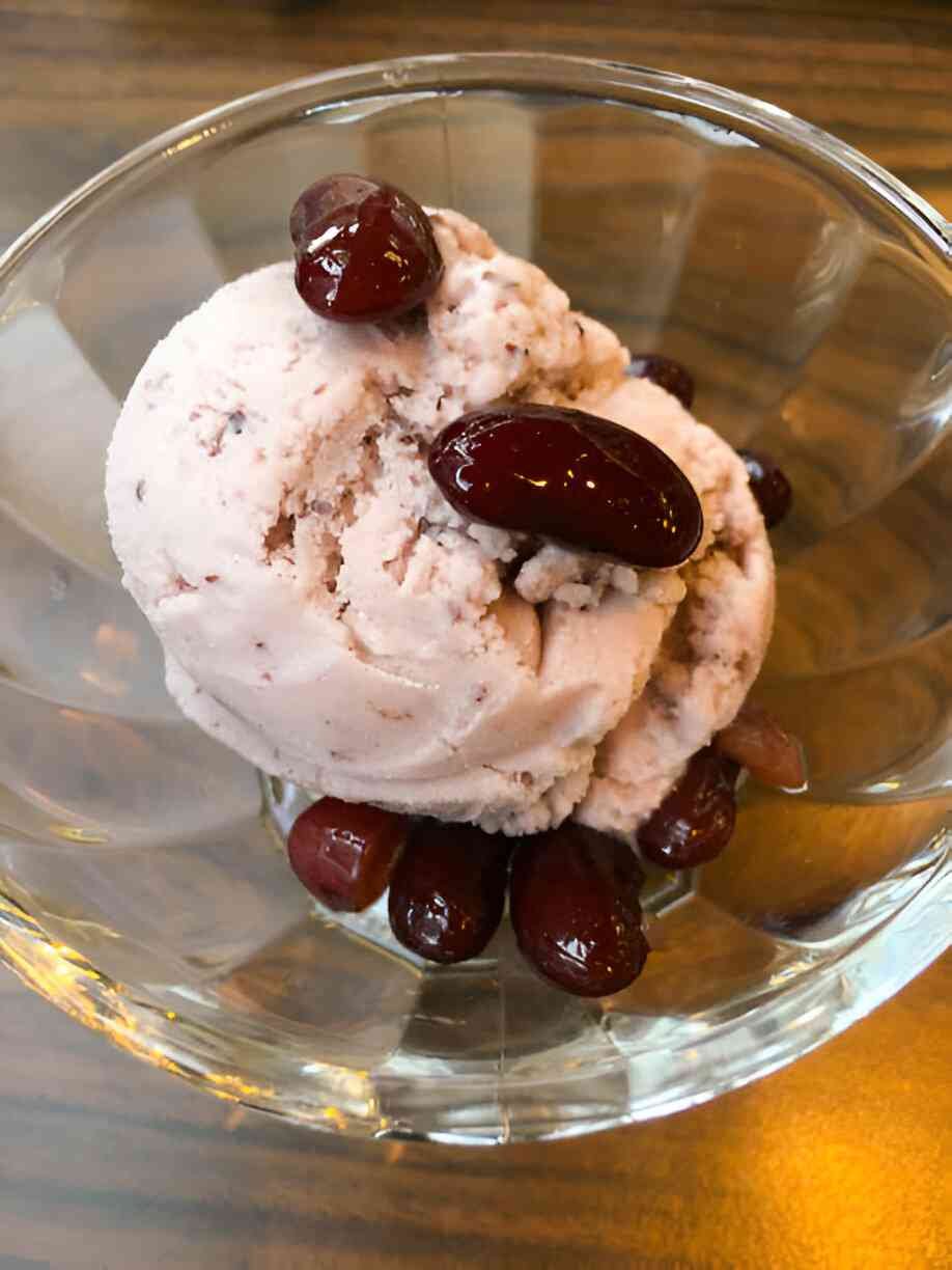 Cherry Garcia Ice Cream Recipe (Creamy, Fruity & Chocolatey) - Ice Cream